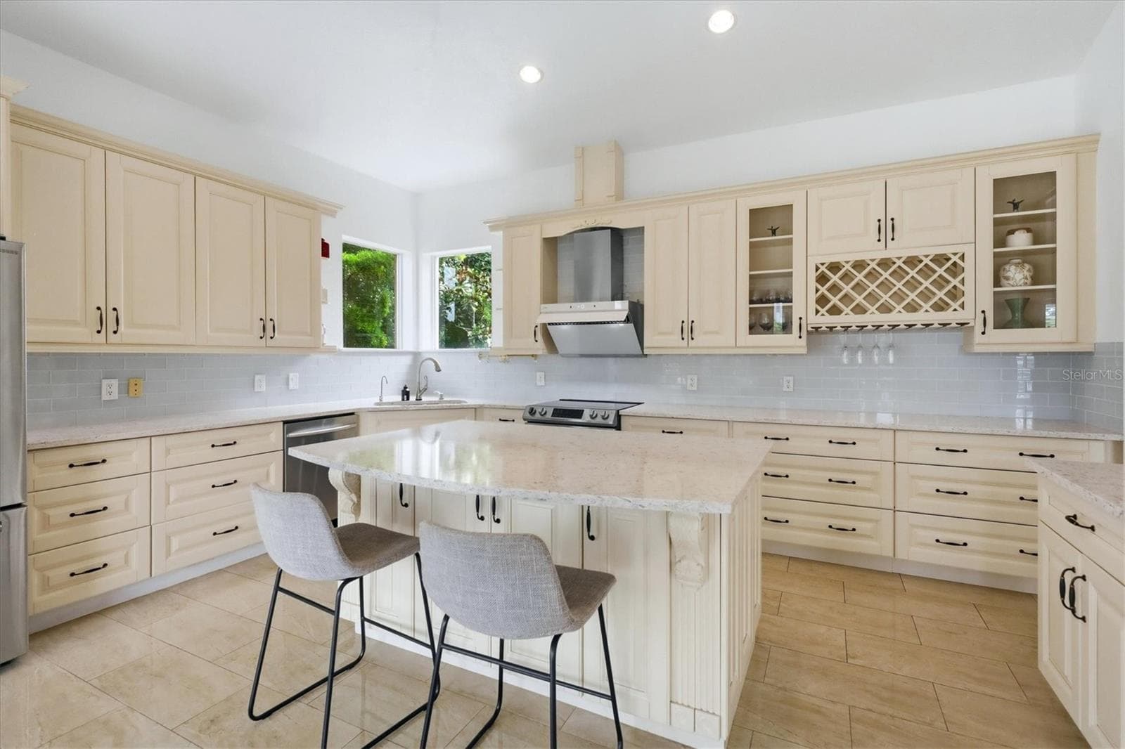Condominium at 5458 46TH CT W, BRADENTON, photo 10 of 38