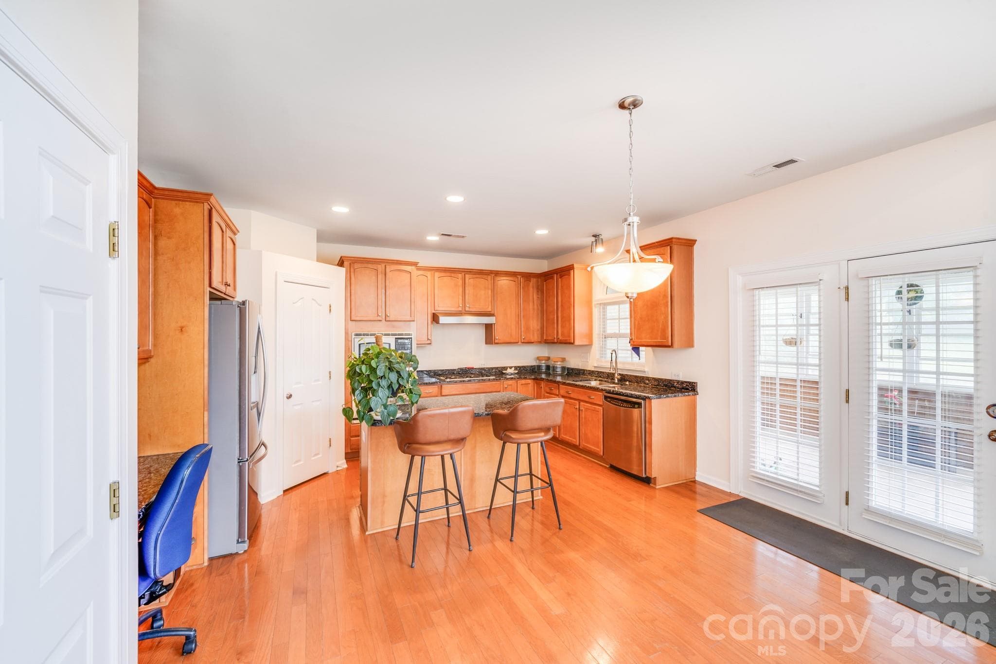Single Family Residence at 6227 Castlecove Road, Charlotte, photo 11 of 27