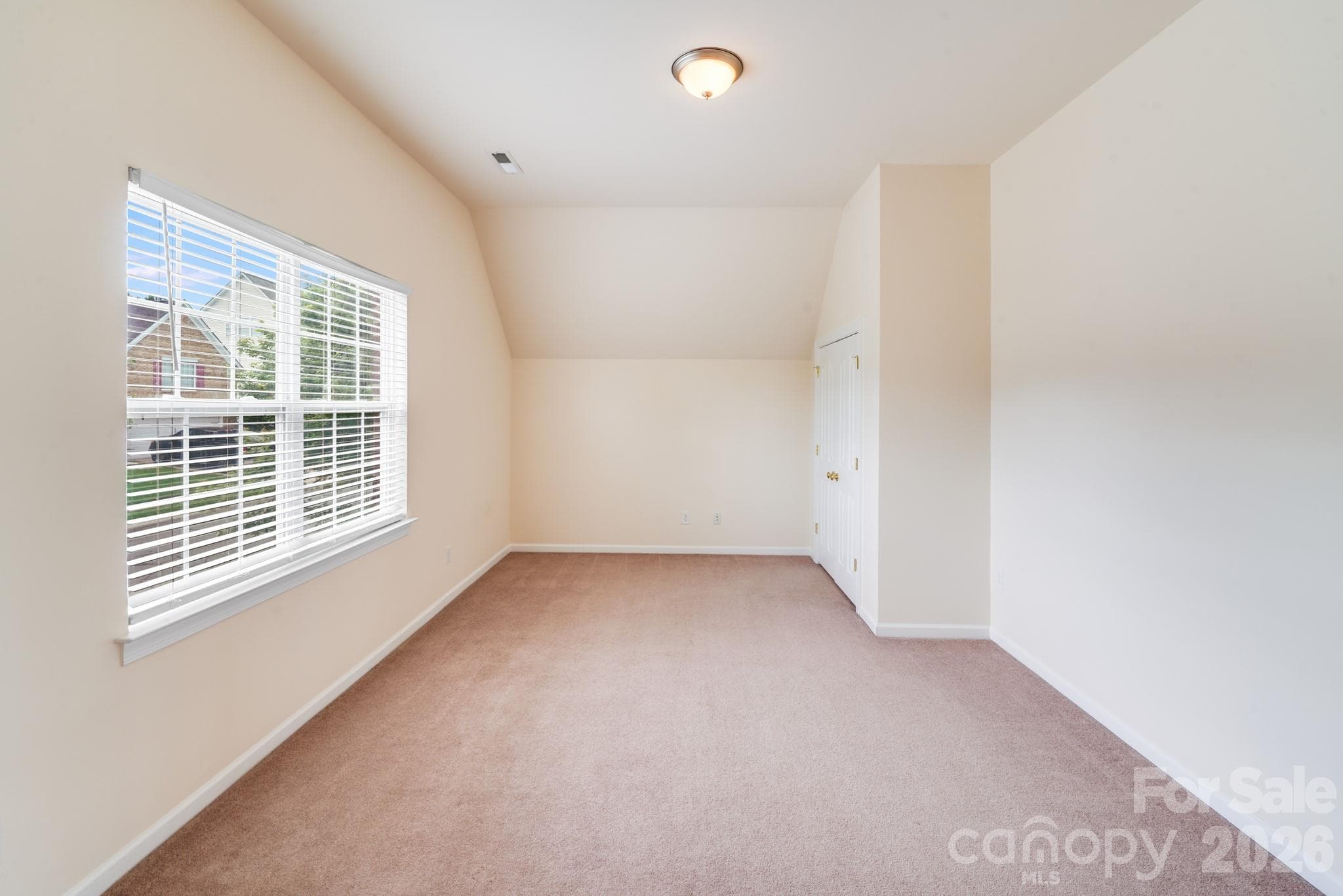 Single Family Residence at 6227 Castlecove Road, Charlotte, photo 19 of 27