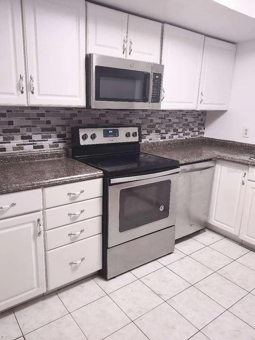 Quadruplex at 1208 S TAYLOR RD, SEFFNER, photo 31 of 78