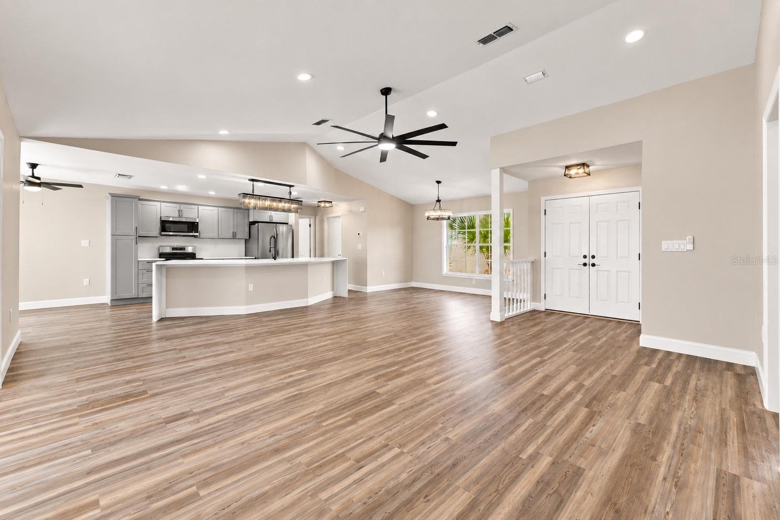 Living room - SPRING HILL, SPRING HILL