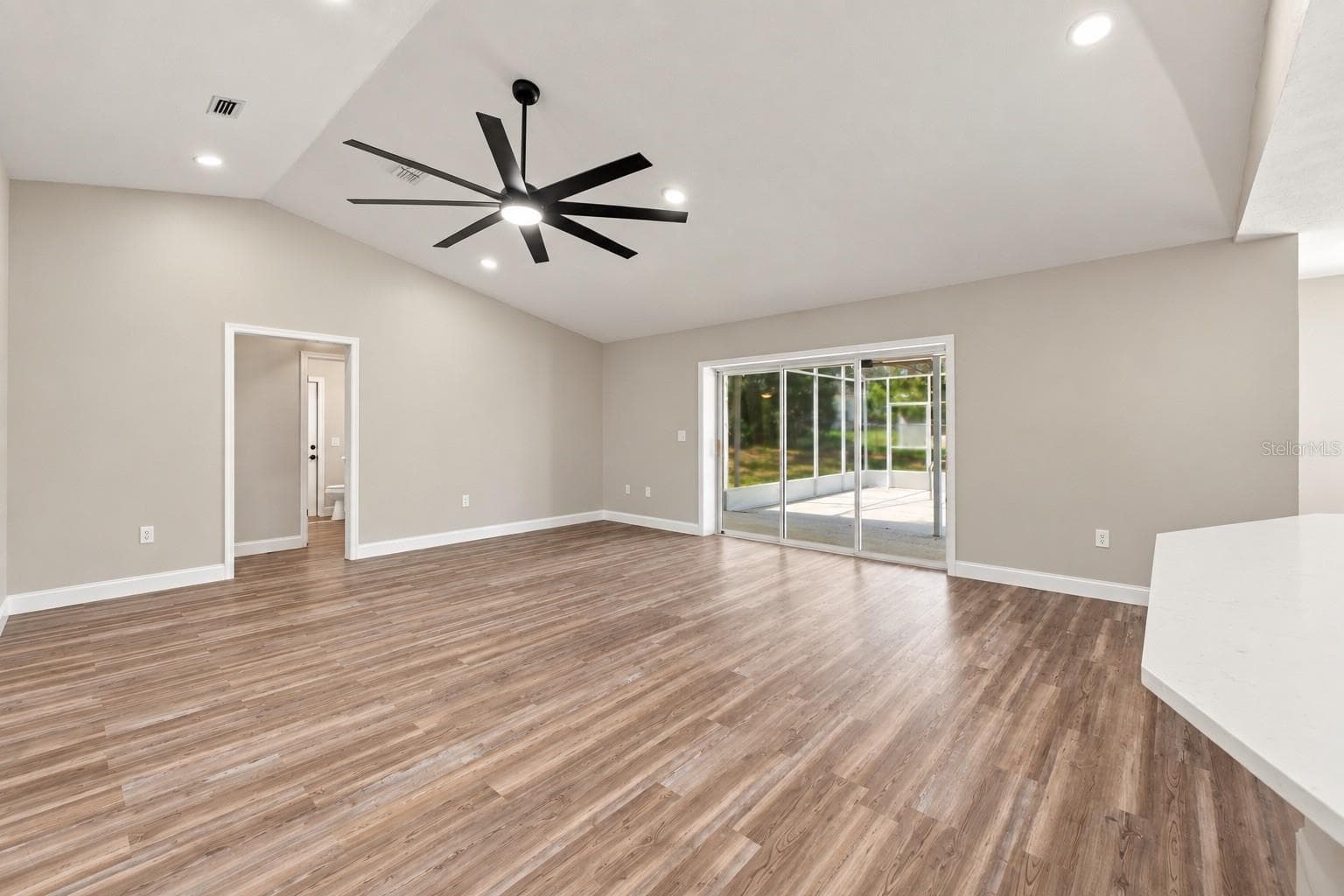 Living room - SPRING HILL, SPRING HILL