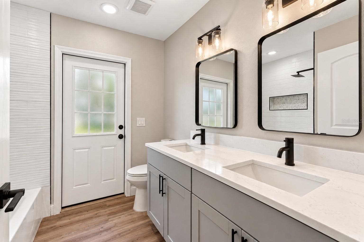 Guest bathroom - SPRING HILL, SPRING HILL