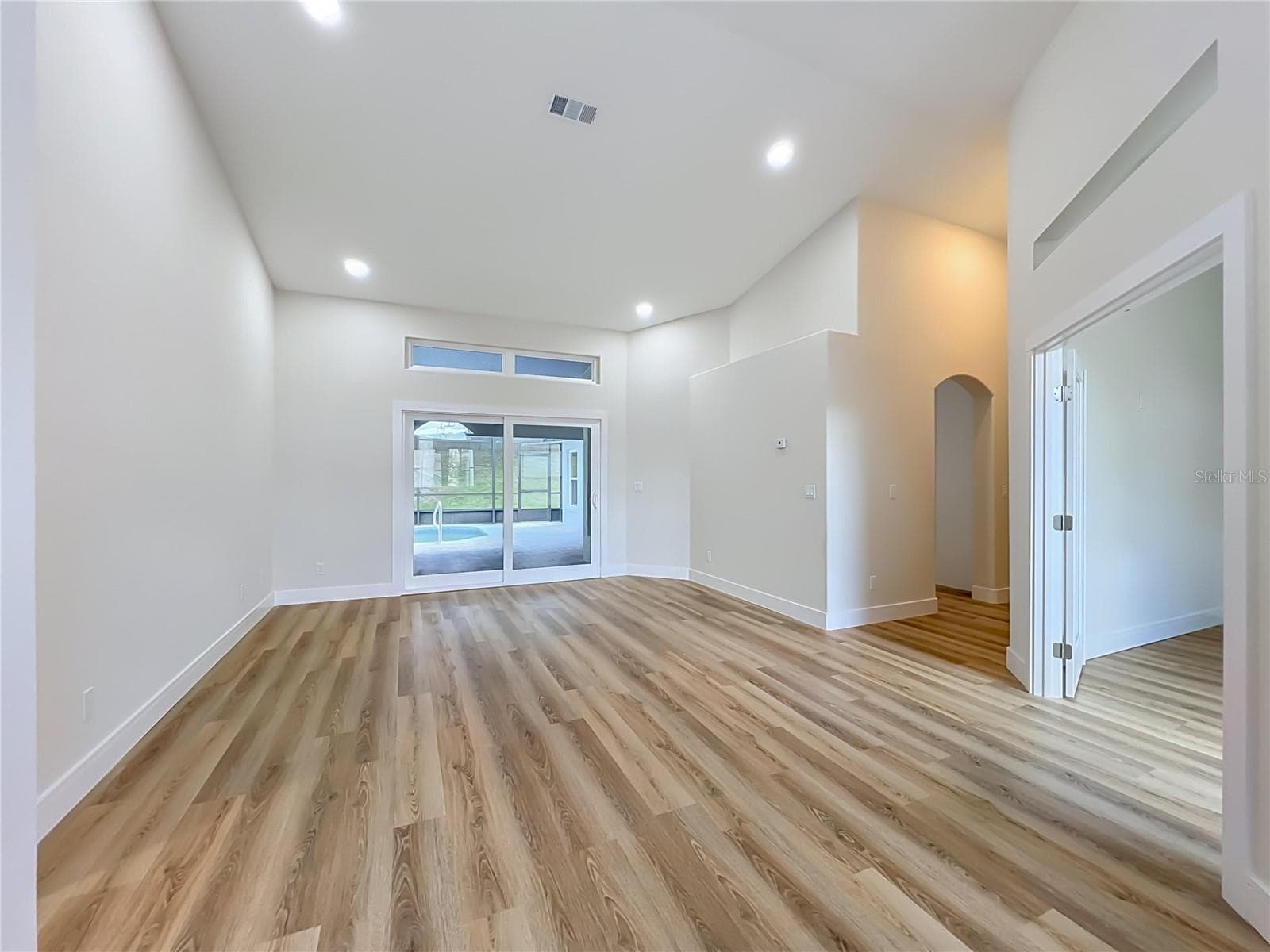 Single Family Residence at 12625 DOUGLAS FIR CT, CLERMONT, photo 9 of 44