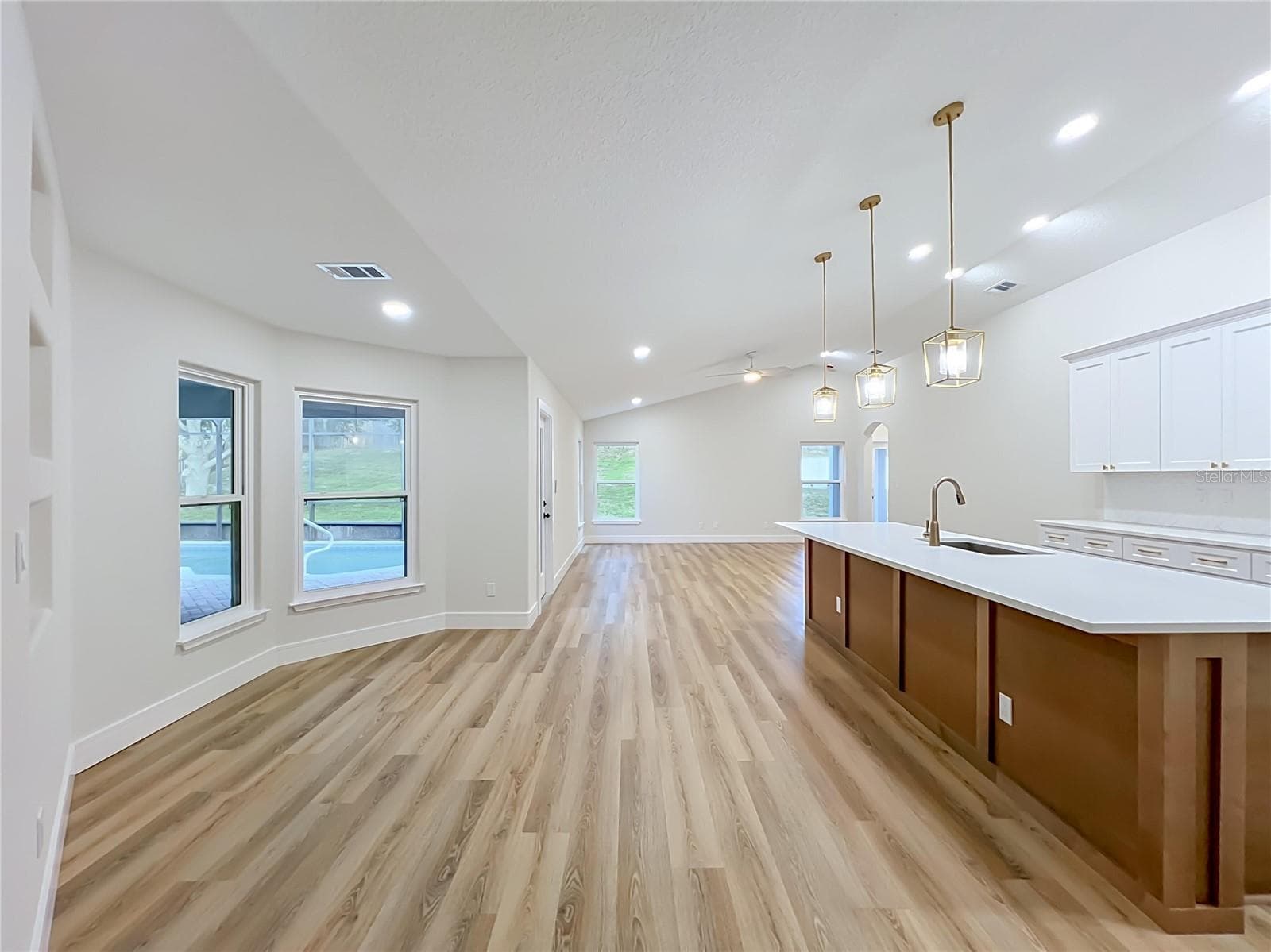 Single Family Residence at 12625 DOUGLAS FIR CT, CLERMONT, photo 13 of 44
