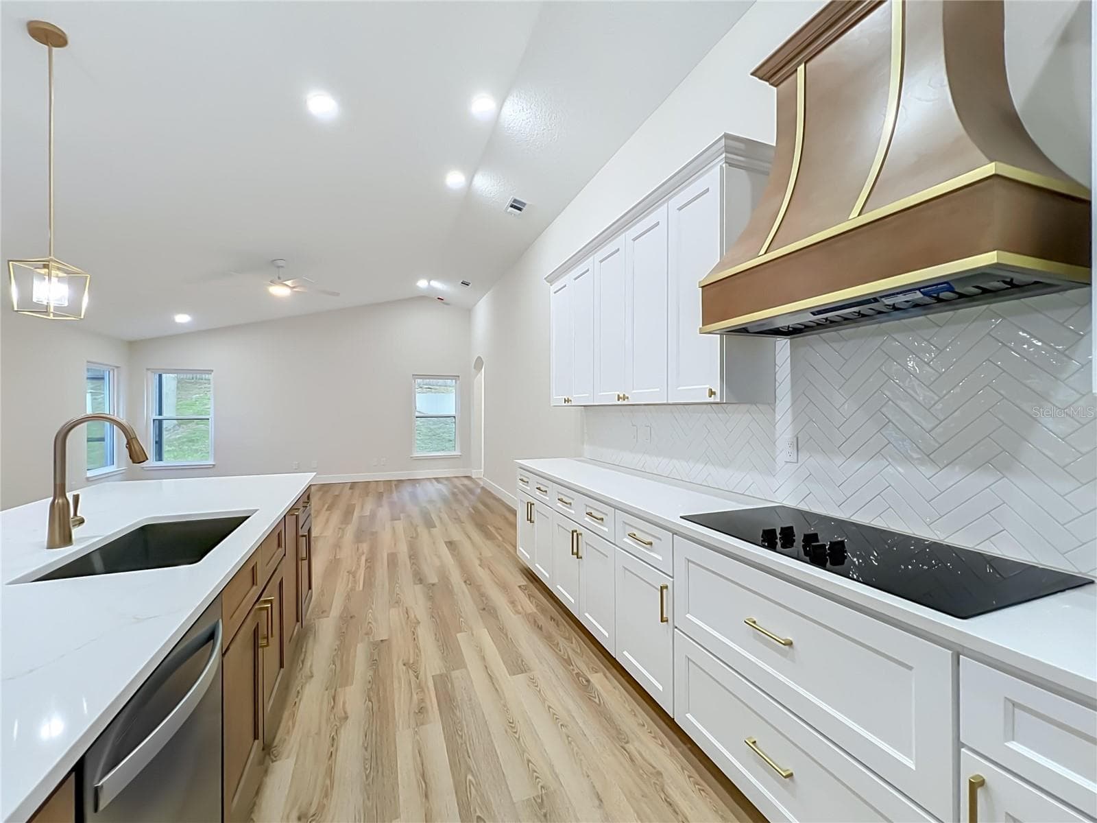 Single Family Residence at 12625 DOUGLAS FIR CT, CLERMONT, photo 17 of 44