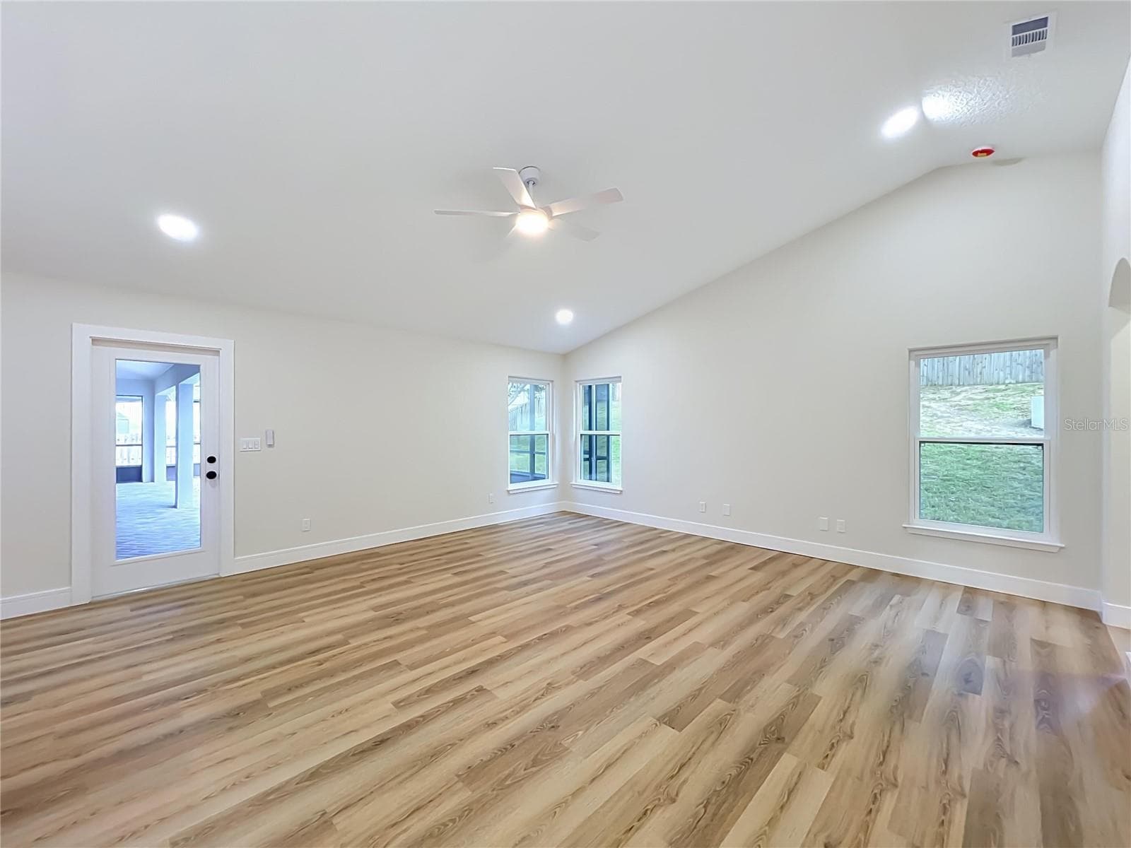 Single Family Residence at 12625 DOUGLAS FIR CT, CLERMONT, photo 21 of 44