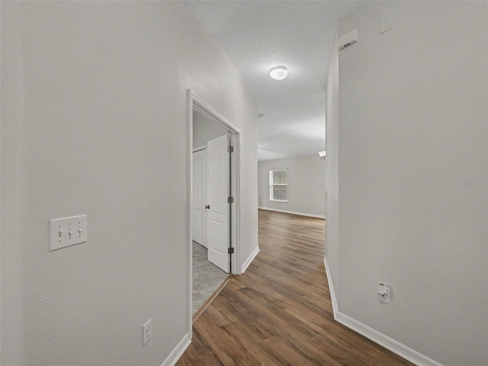 Single Family Residence at 10614 SUMMER AZURE DR, RIVERVIEW, photo 2 of 25
