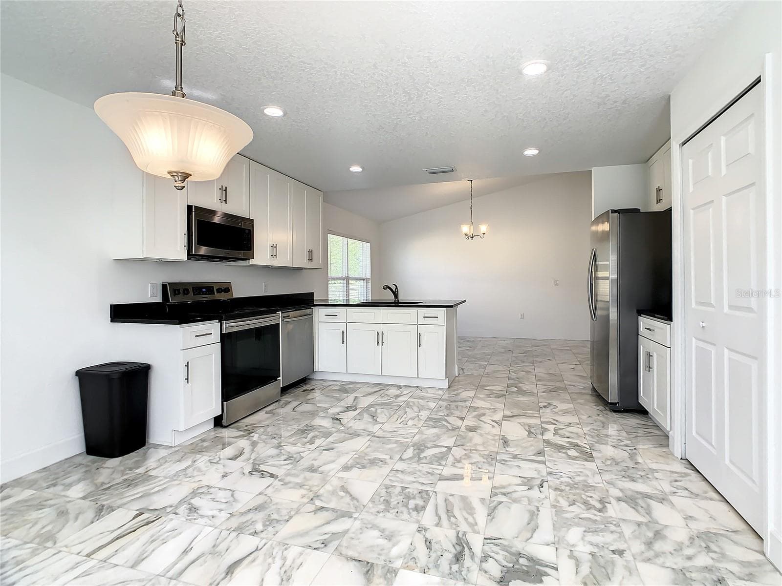 Single Family Residence at 438 JAY CT, POINCIANA, photo 19 of 47