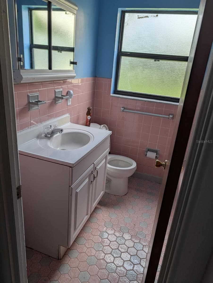 Hall Bath - 7419 NOLTON WAY, ORLANDO