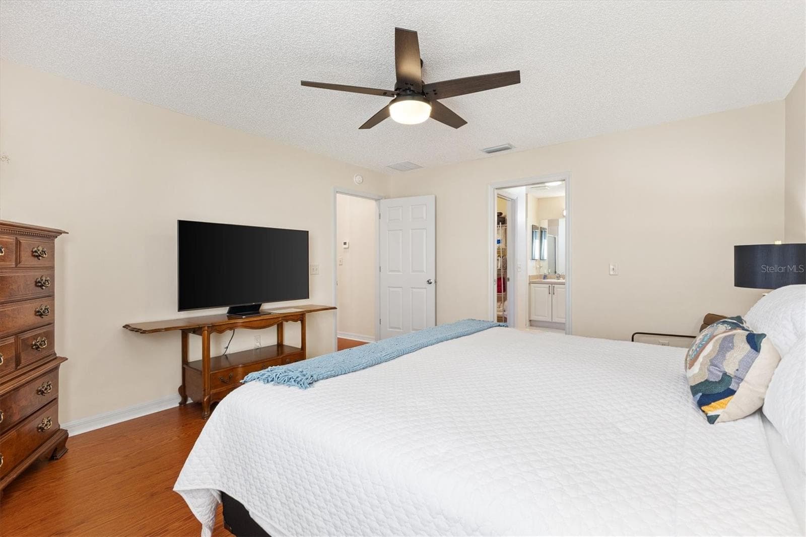 Single Family Residence at 971 KINGMONT TER, THE VILLAGES, photo 17 of 37