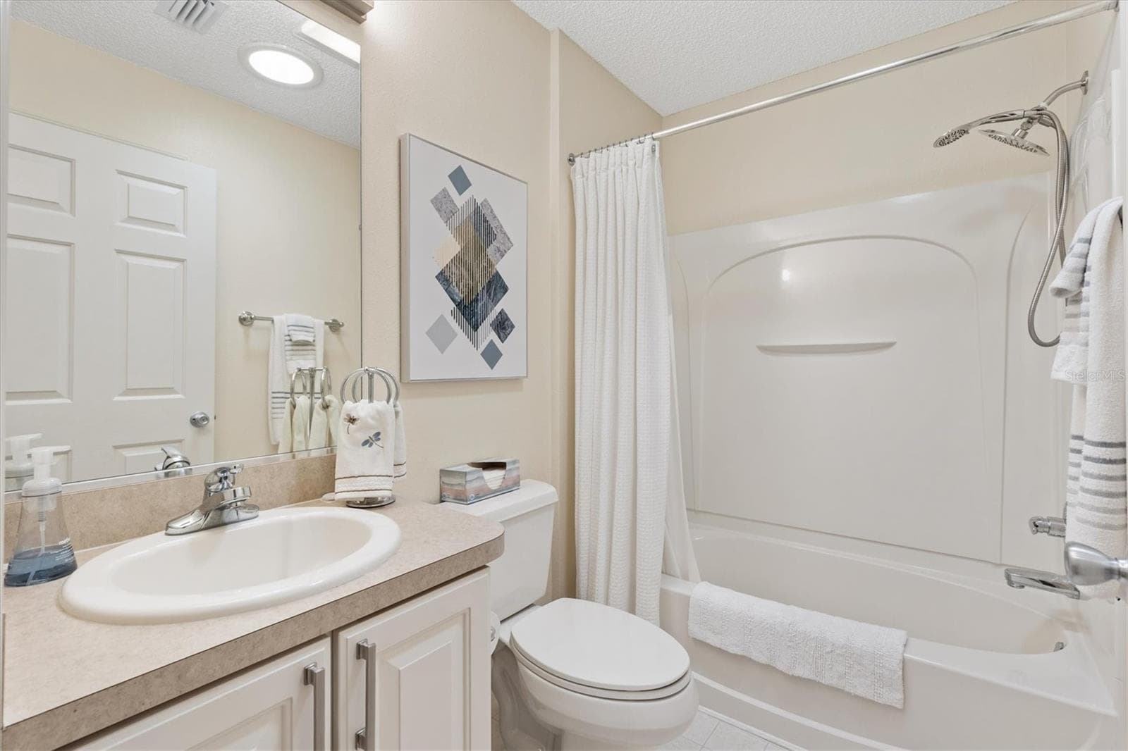 Single Family Residence at 971 KINGMONT TER, THE VILLAGES, photo 22 of 37