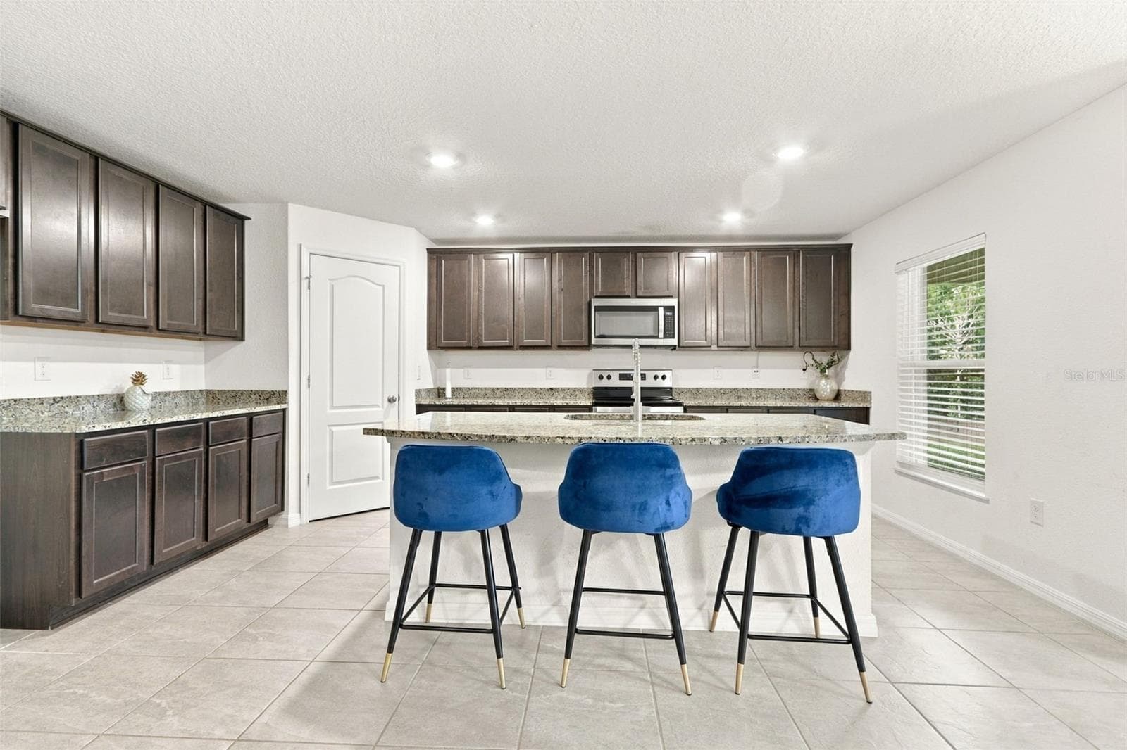 Single Family Residence at 71 ROYAL OAK DR, PALM COAST, photo 5 of 20