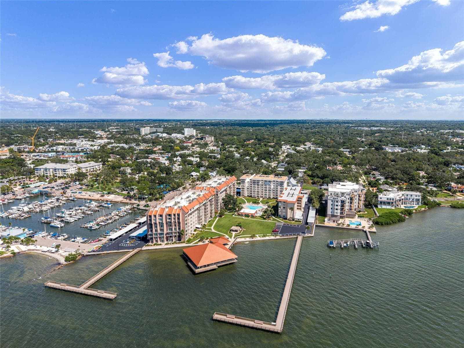 622 EDGEWATER DR #721