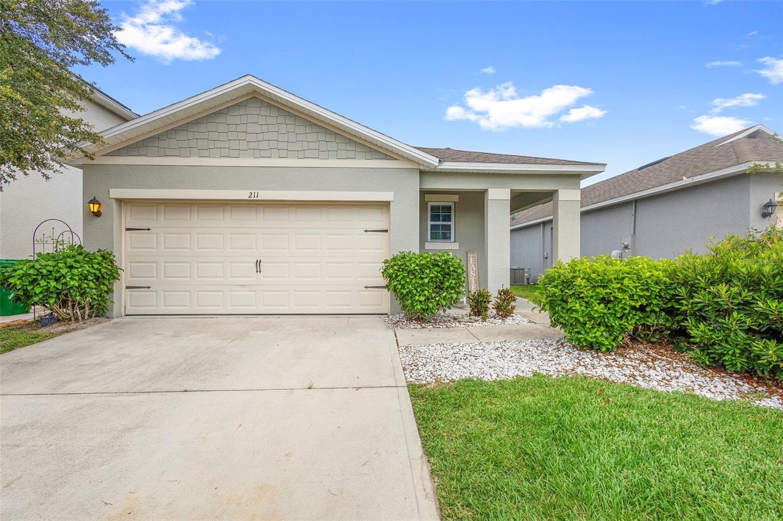 211 DUKE DR