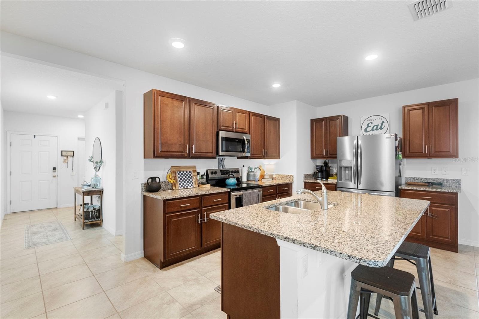 Single Family Residence at 211 DUKE DR, DELAND, photo 2 of 38