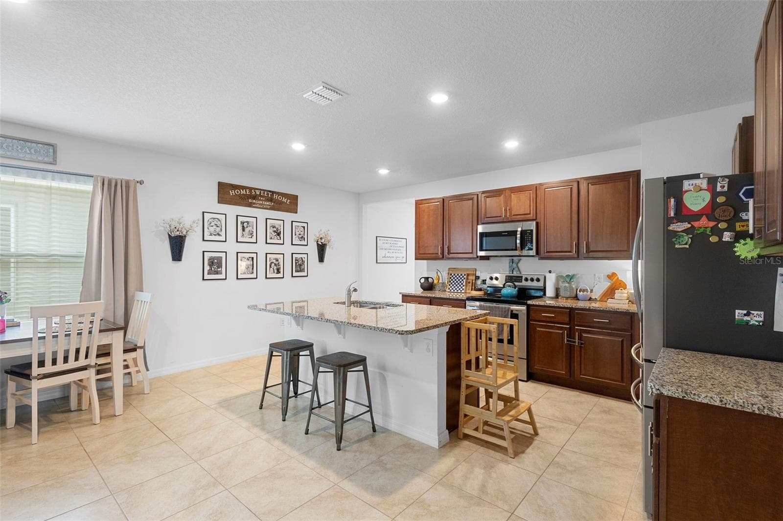 Single Family Residence at 211 DUKE DR, DELAND, photo 6 of 38