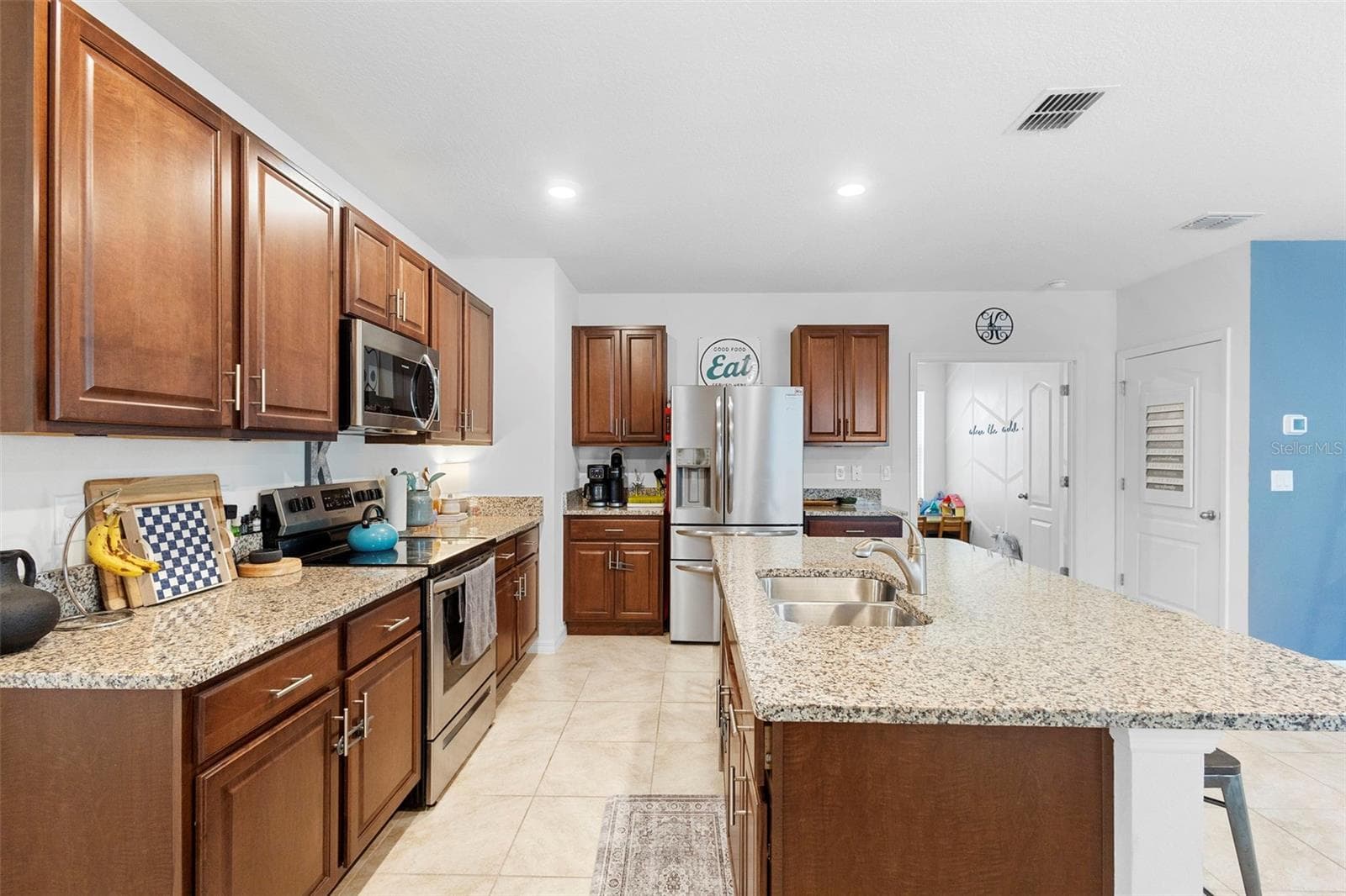 Single Family Residence at 211 DUKE DR, DELAND, photo 8 of 38