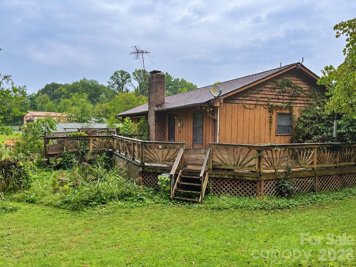 Single Family Residence at 6 Daniel Drive, Fletcher, photo 6 of 15