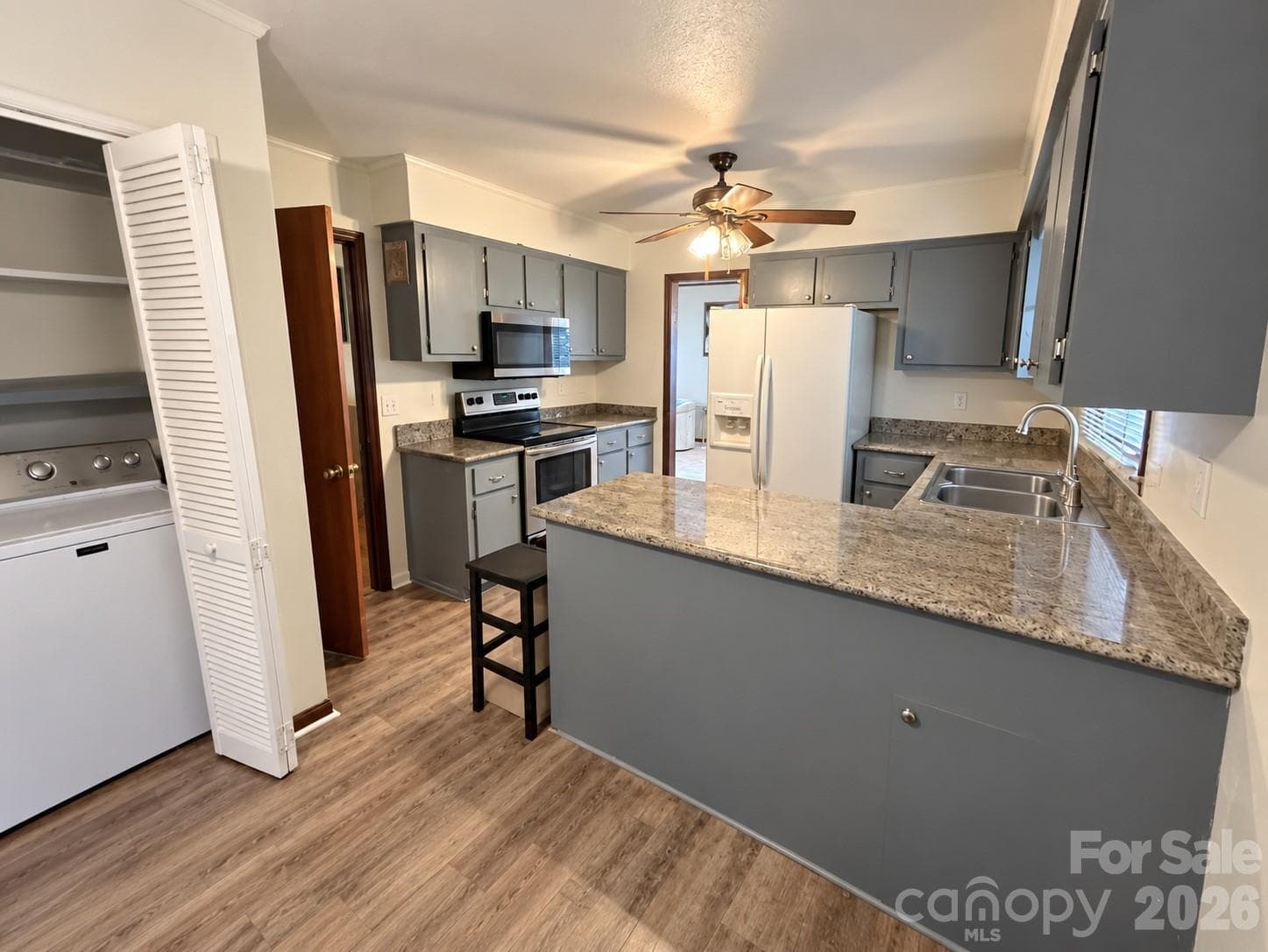 Single Family Residence at 6 Daniel Drive, Fletcher, photo 11 of 15