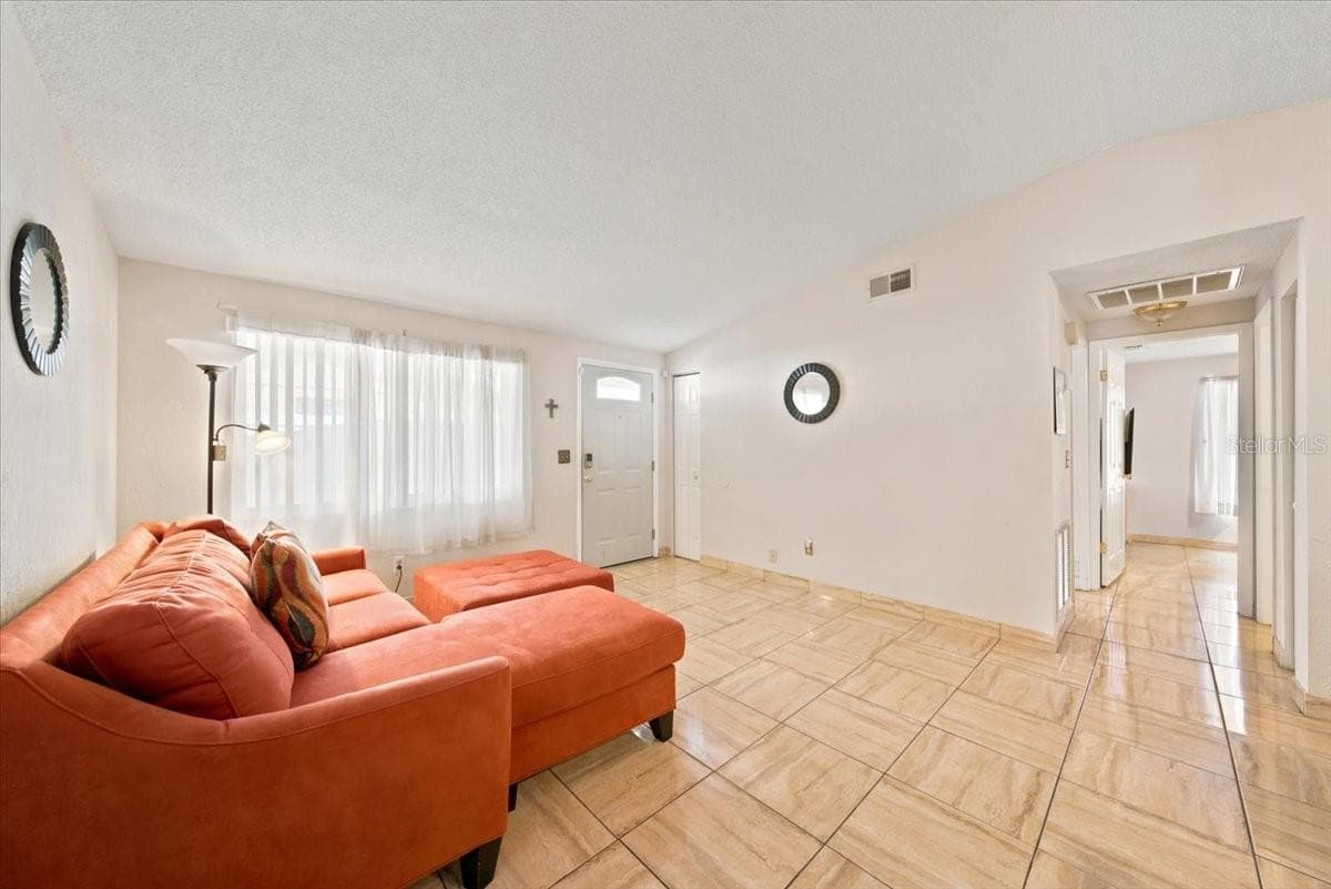 Single Family Residence at 9110 BAYMEADOW CT, TAMPA, photo 3 of 35
