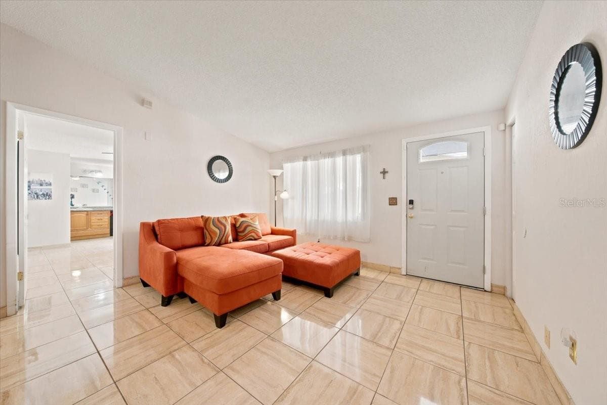Single Family Residence at 9110 BAYMEADOW CT, TAMPA, photo 5 of 35