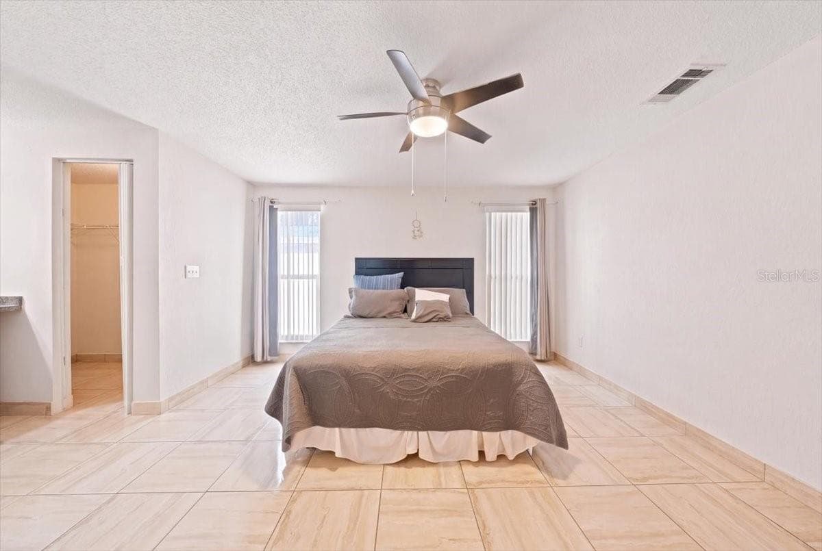 Single Family Residence at 9110 BAYMEADOW CT, TAMPA, photo 11 of 35