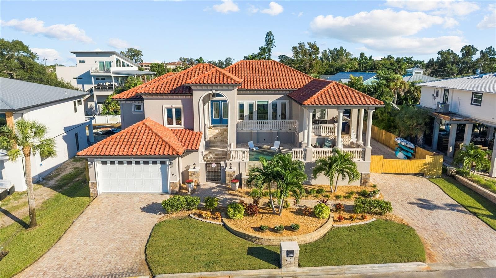 Distinctive Waterfront Estate in Nokomis - 107 SUNSET DR, NOKOMIS