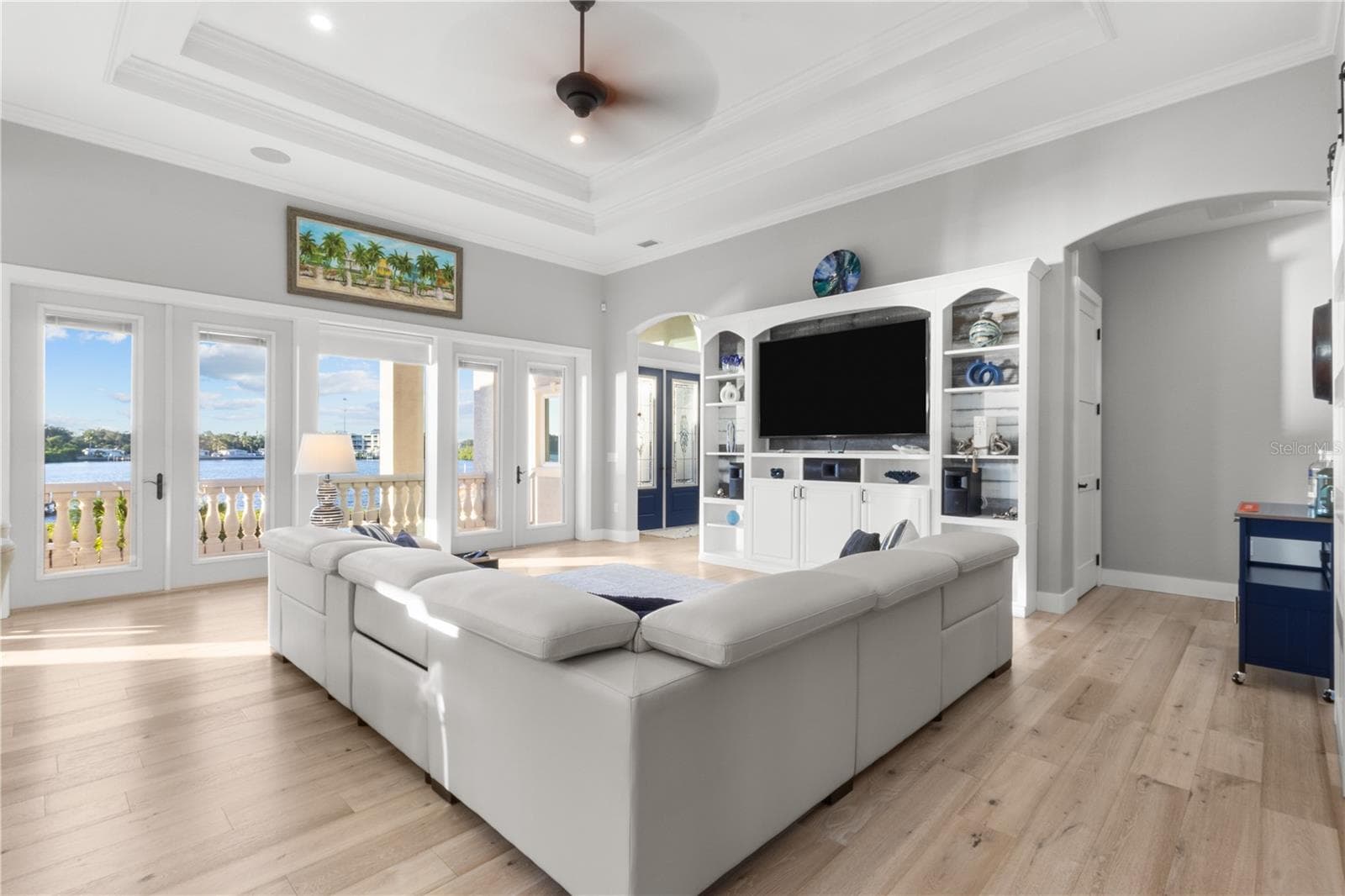 A Living Space That Feels Like Home - 107 SUNSET DR, NOKOMIS