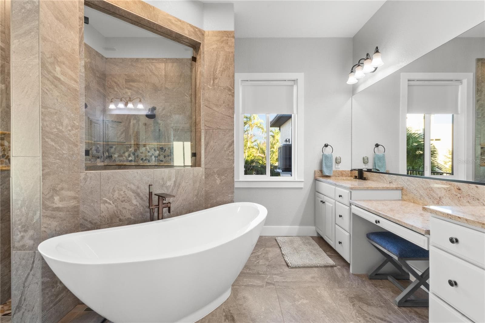A Serene Space to Refresh & Recharge - 107 SUNSET DR, NOKOMIS