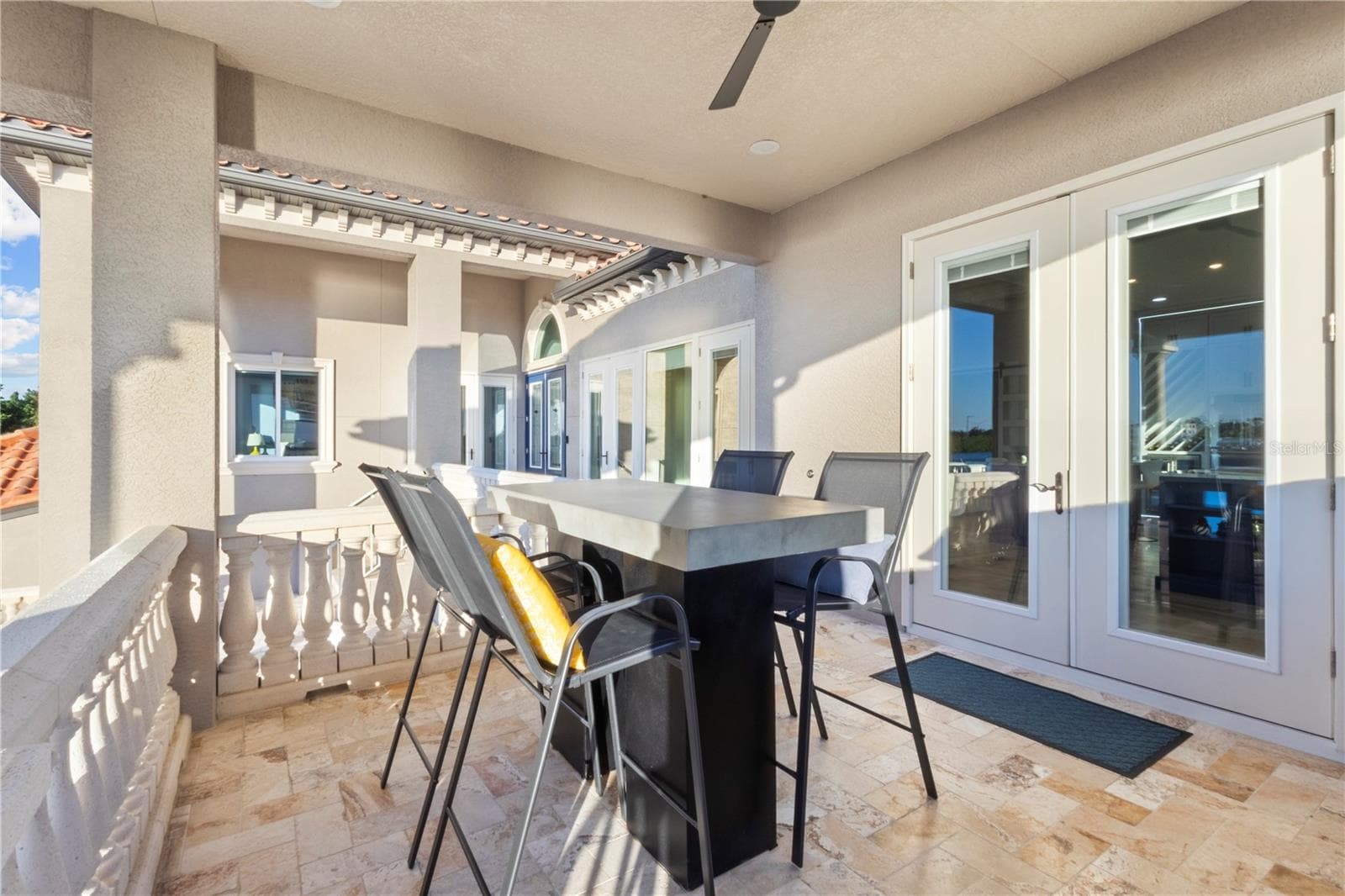 Sunshine, Cocktails & Waterfront Views - 107 SUNSET DR, NOKOMIS