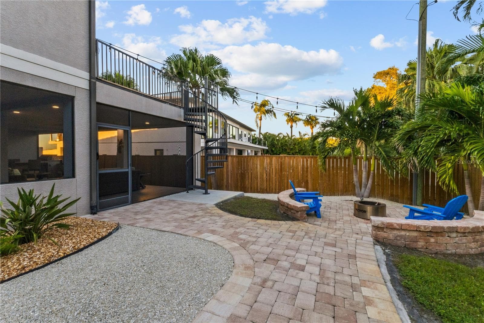 Outdoor Living After Sunset - 107 SUNSET DR, NOKOMIS
