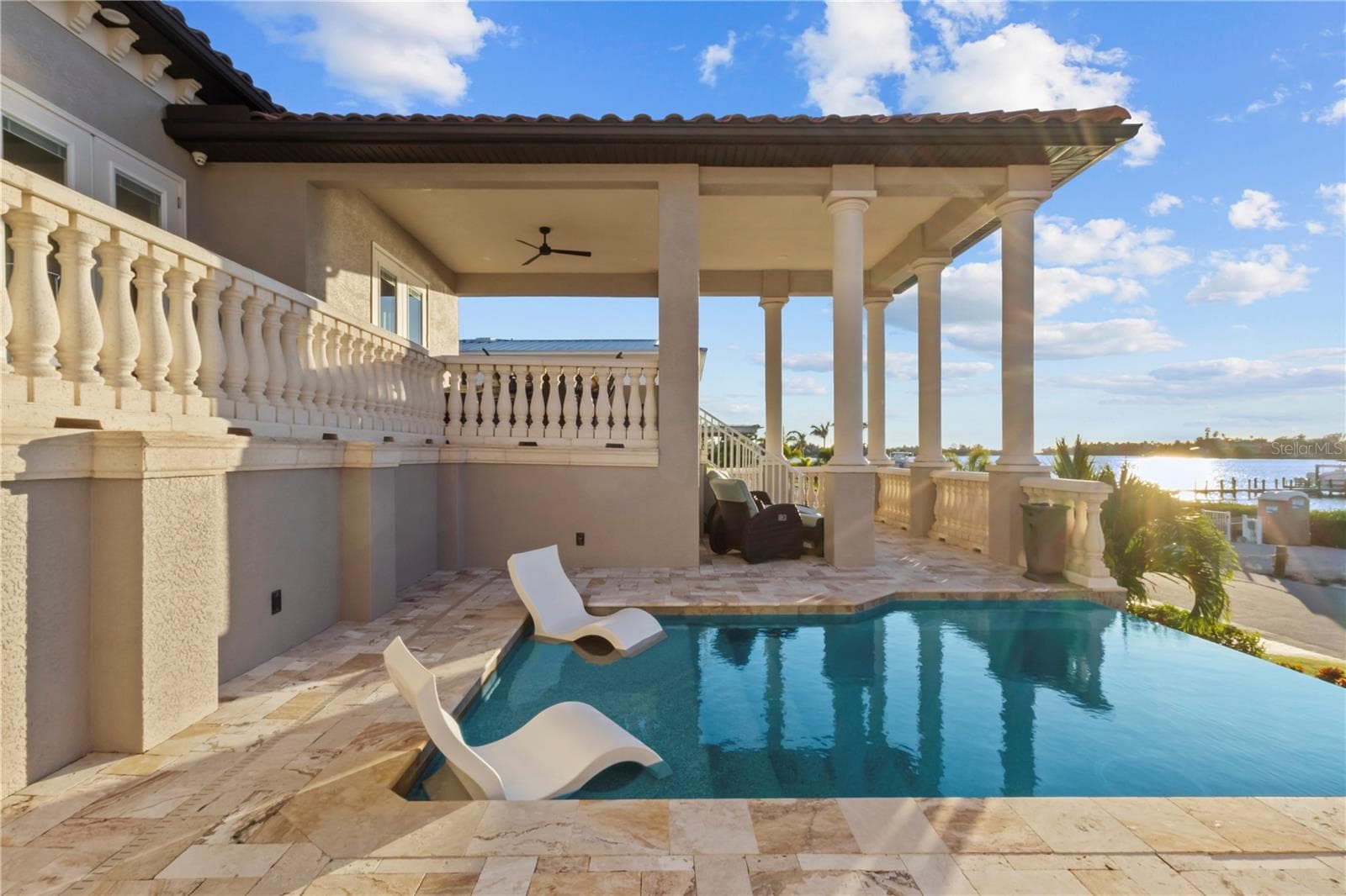 Sunshine Looks Good From Here - 107 SUNSET DR, NOKOMIS