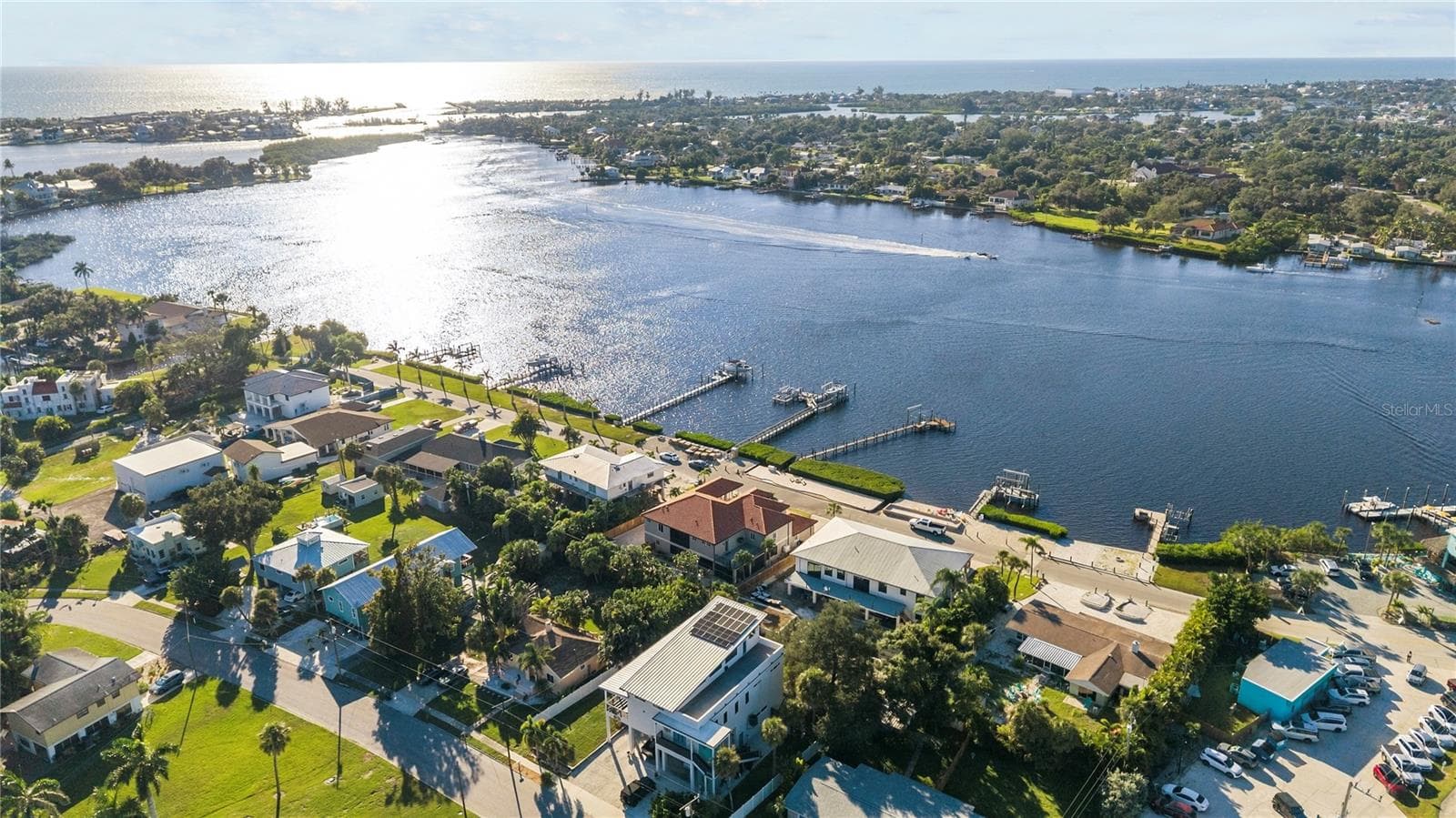 Direct Boating Access Without the Bridges - 107 SUNSET DR, NOKOMIS
