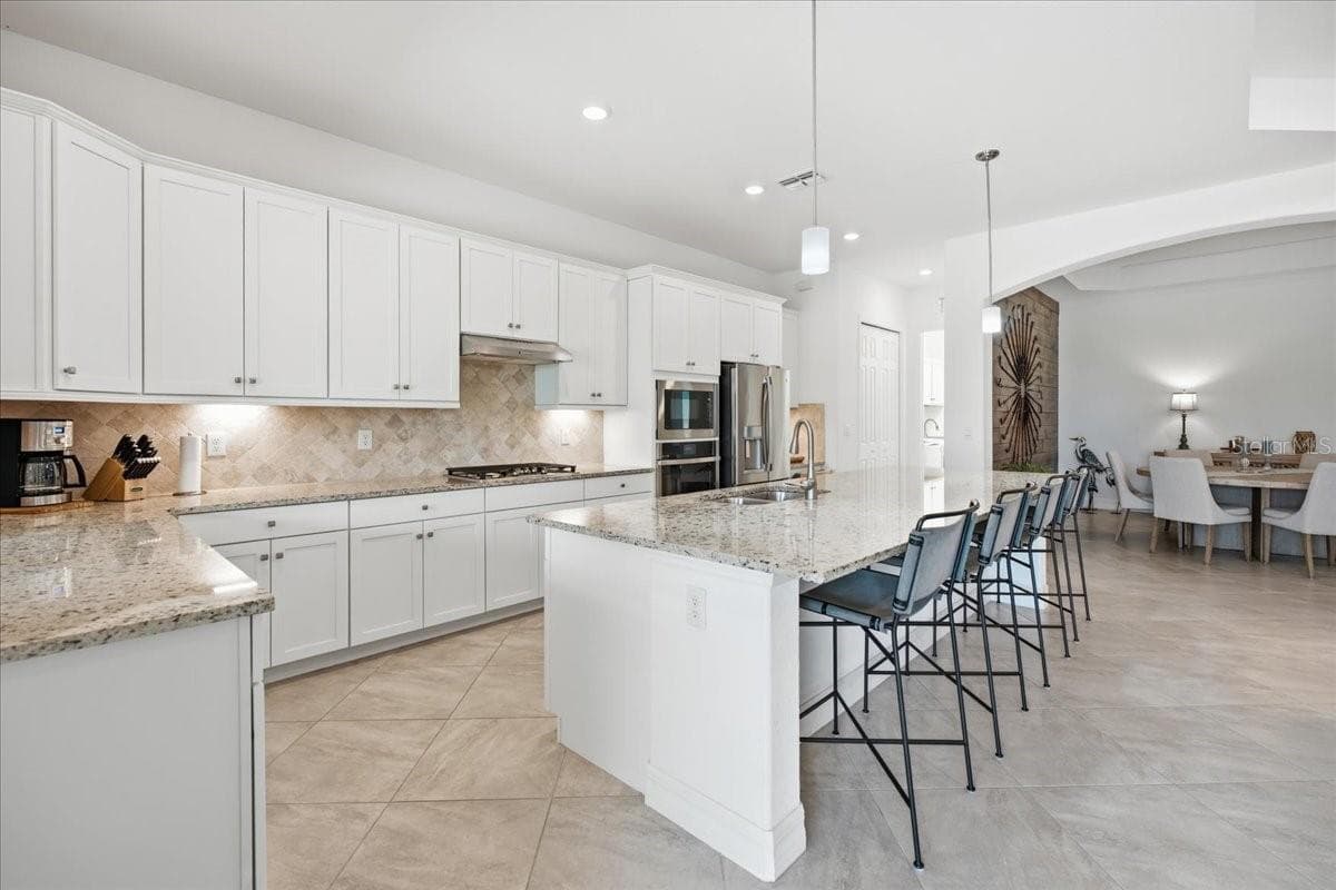 Single Family Residence at 5716 CHEECH GLN, LAKEWOOD RANCH, photo 12 of 89