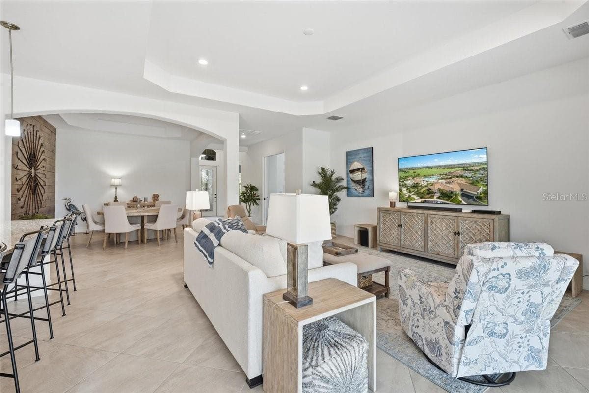Single Family Residence at 5716 CHEECH GLN, LAKEWOOD RANCH, photo 16 of 89