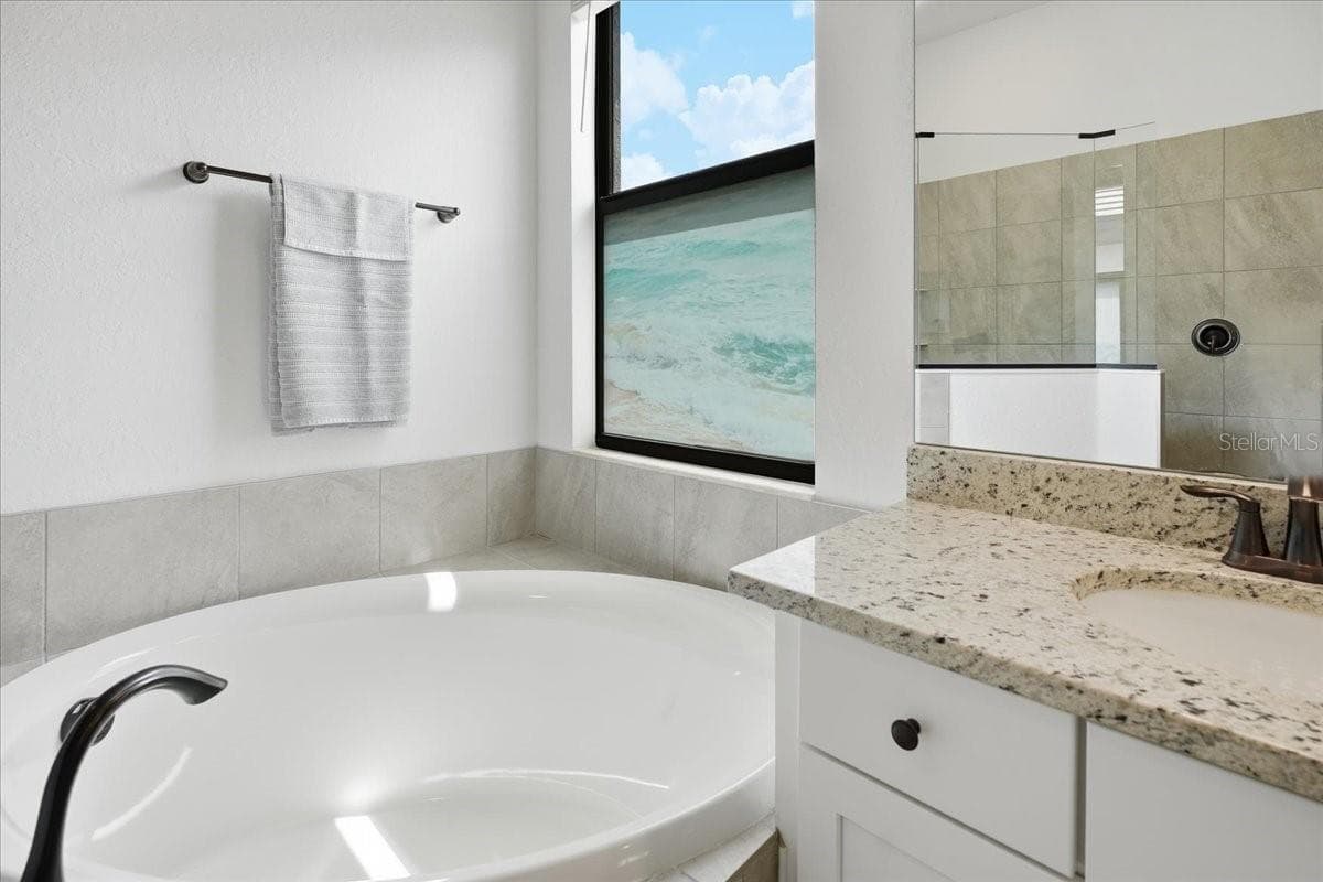 Single Family Residence at 5716 CHEECH GLN, LAKEWOOD RANCH, photo 24 of 89