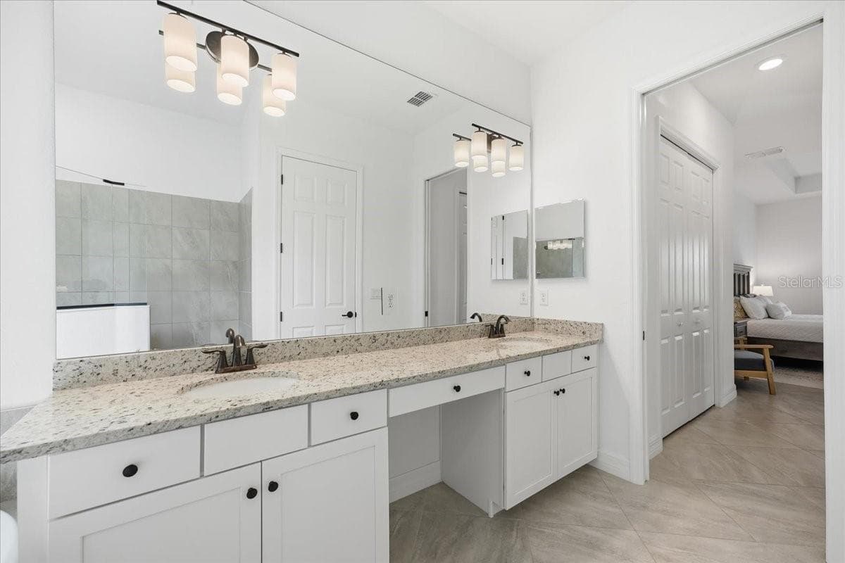 Single Family Residence at 5716 CHEECH GLN, LAKEWOOD RANCH, photo 25 of 89