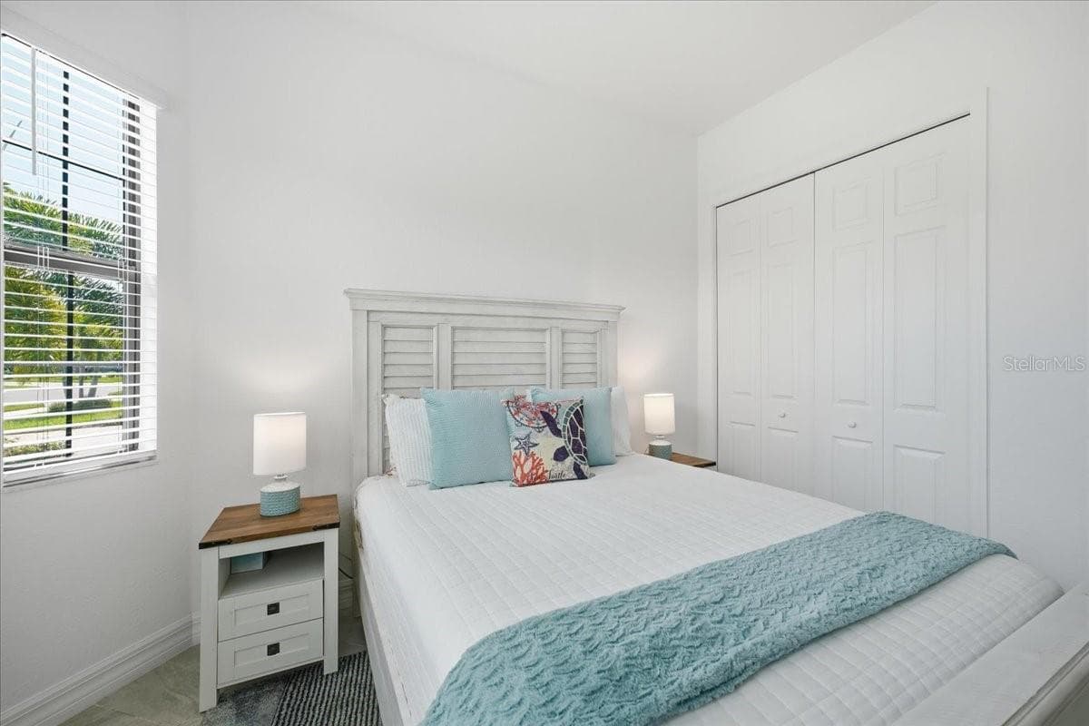 Single Family Residence at 5716 CHEECH GLN, LAKEWOOD RANCH, photo 27 of 89