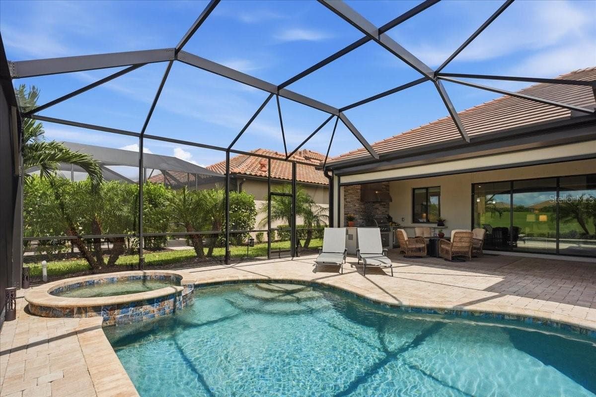 Single Family Residence at 5716 CHEECH GLN, LAKEWOOD RANCH, photo 41 of 89