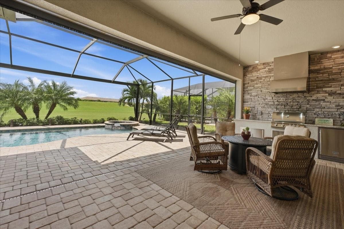 Single Family Residence at 5716 CHEECH GLN, LAKEWOOD RANCH, photo 42 of 89