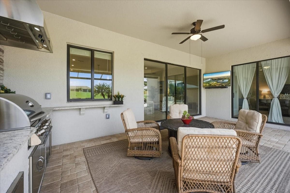 Single Family Residence at 5716 CHEECH GLN, LAKEWOOD RANCH, photo 43 of 89