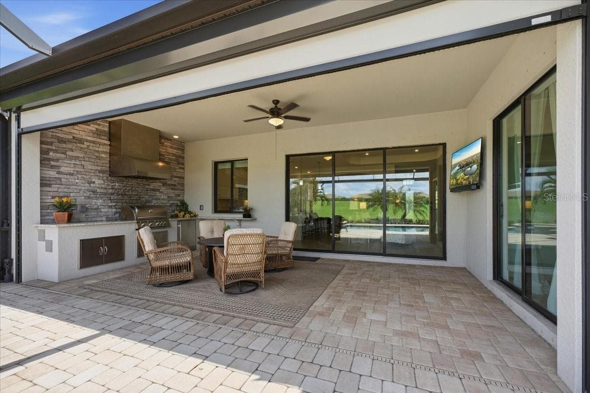 Single Family Residence at 5716 CHEECH GLN, LAKEWOOD RANCH, photo 44 of 89