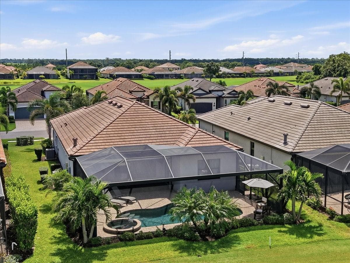 Single Family Residence at 5716 CHEECH GLN, LAKEWOOD RANCH, photo 45 of 89
