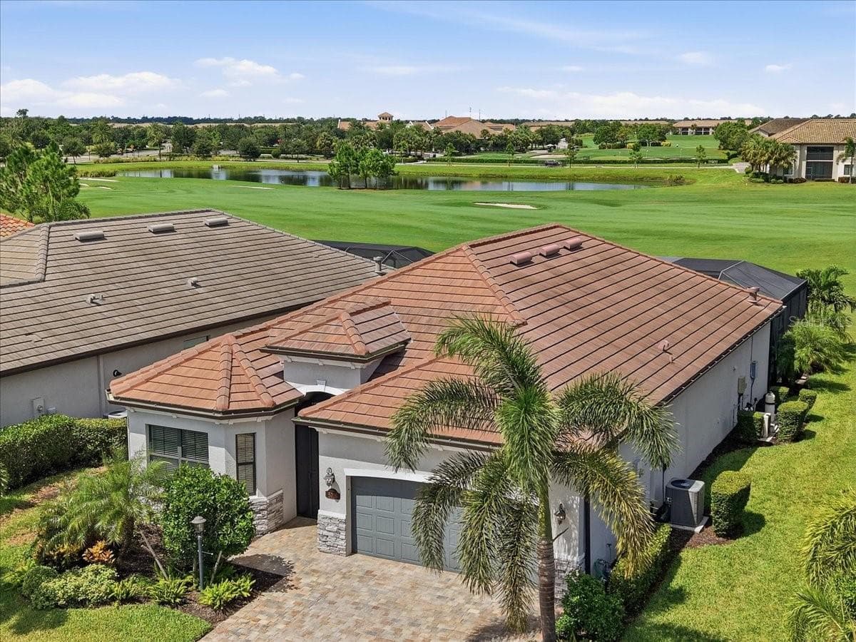 Single Family Residence at 5716 CHEECH GLN, LAKEWOOD RANCH, photo 47 of 89