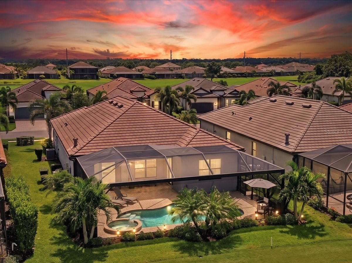 Single Family Residence at 5716 CHEECH GLN, LAKEWOOD RANCH, photo 48 of 89