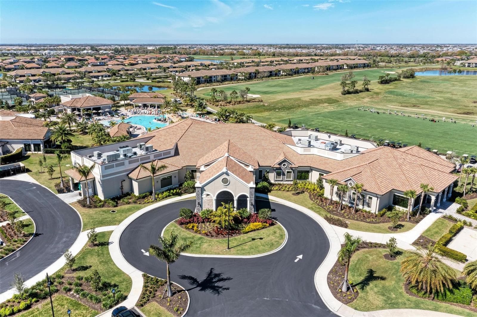 Single Family Residence at 5716 CHEECH GLN, LAKEWOOD RANCH, photo 58 of 89