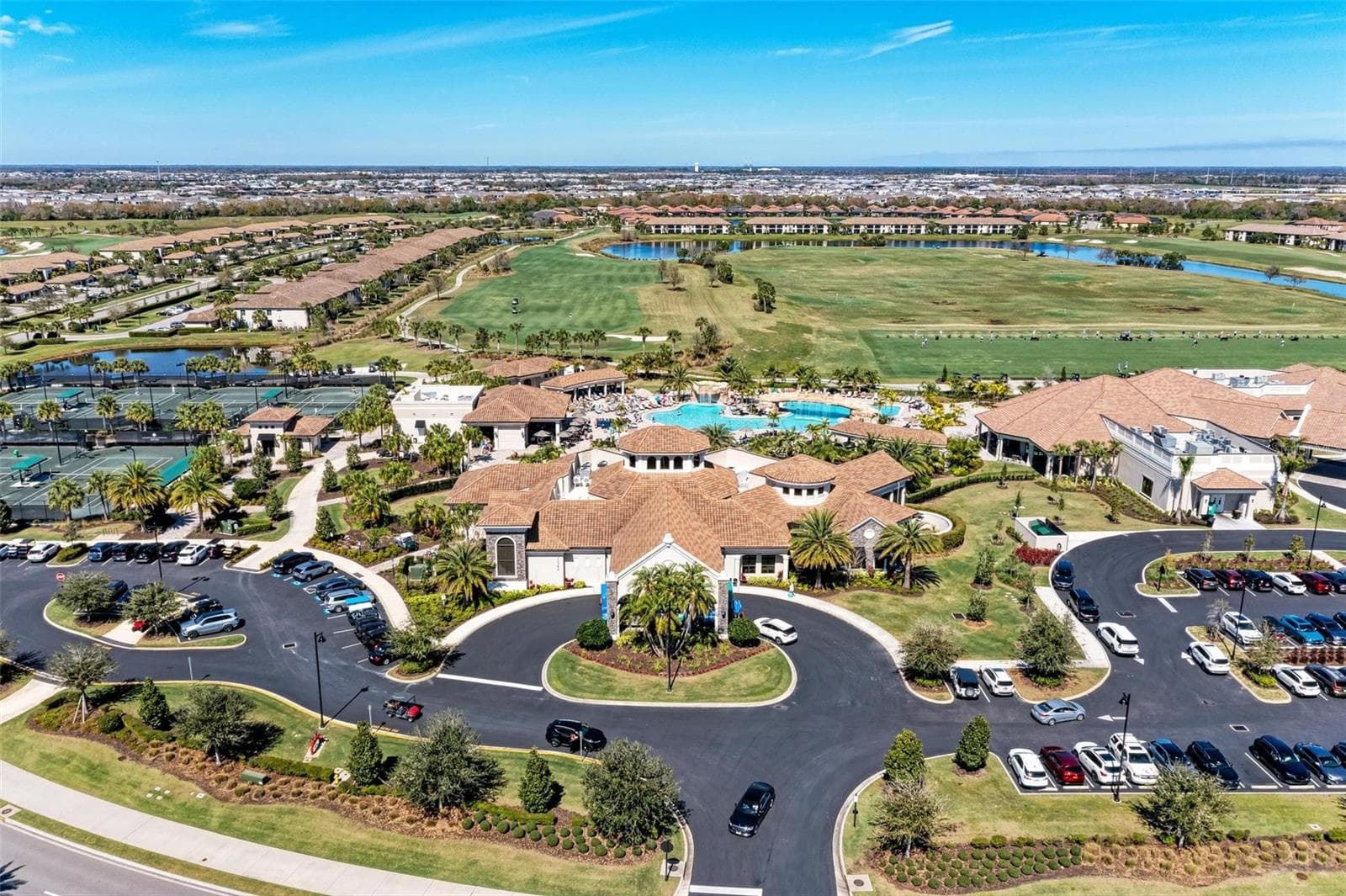 Single Family Residence at 5716 CHEECH GLN, LAKEWOOD RANCH, photo 62 of 89