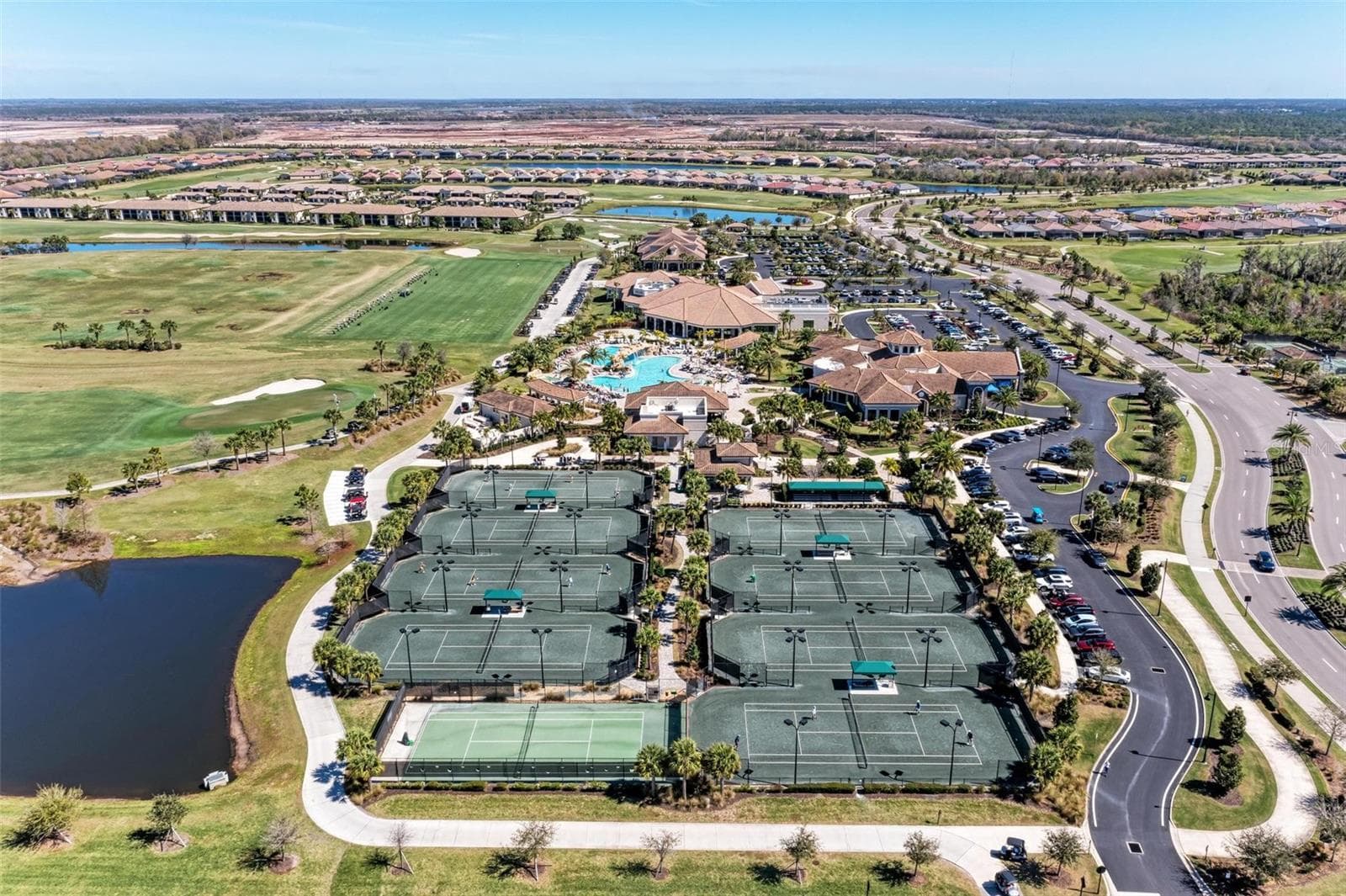 Single Family Residence at 5716 CHEECH GLN, LAKEWOOD RANCH, photo 67 of 89