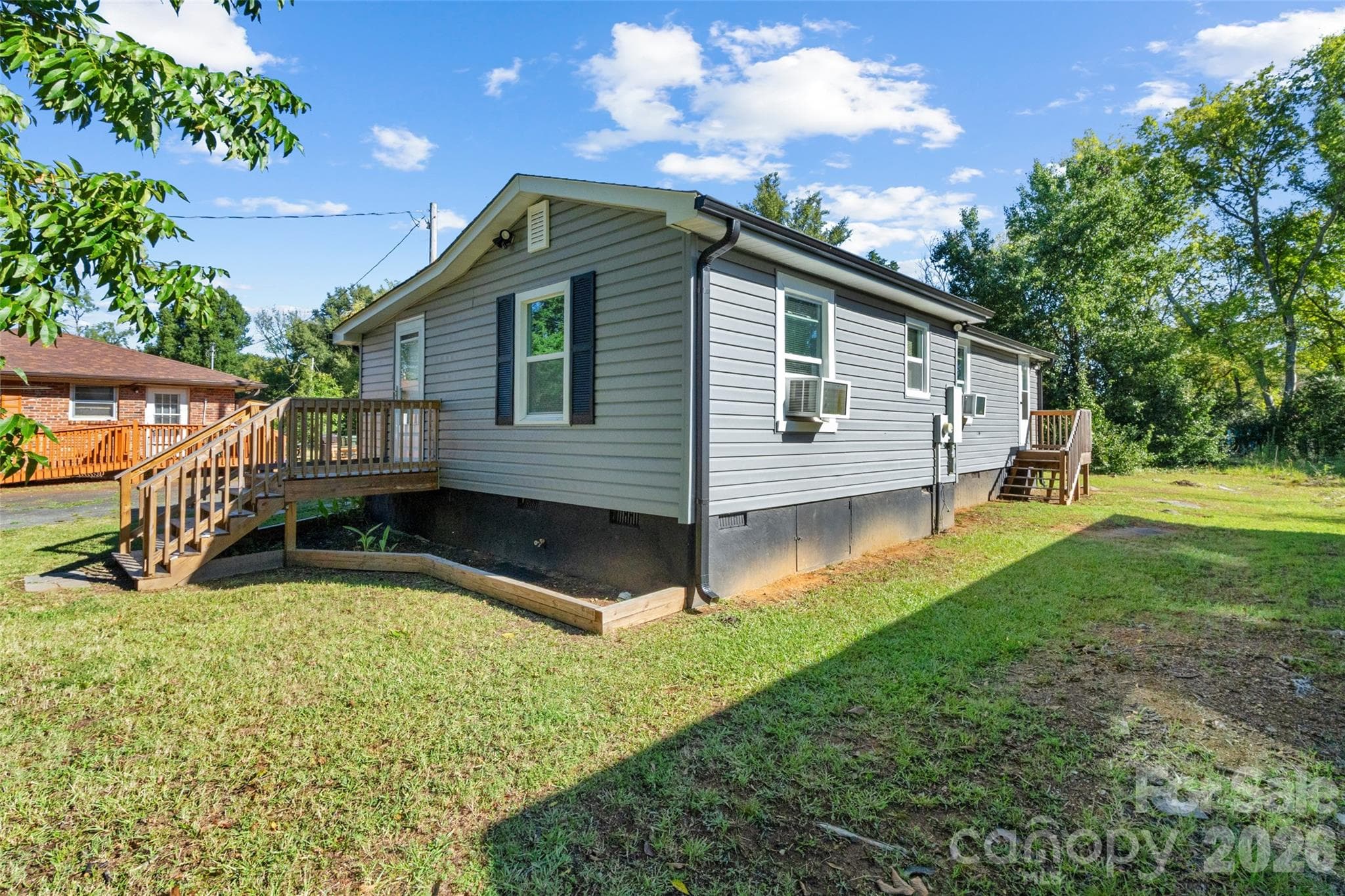 Single Family Residence at 313 Robinson Street, Rock Hill, photo 2 of 27